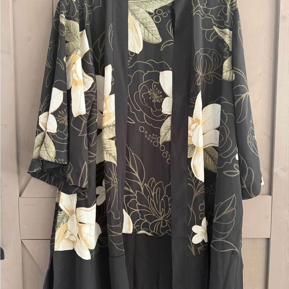 LuLaRoe Black Floral Kimono Robe